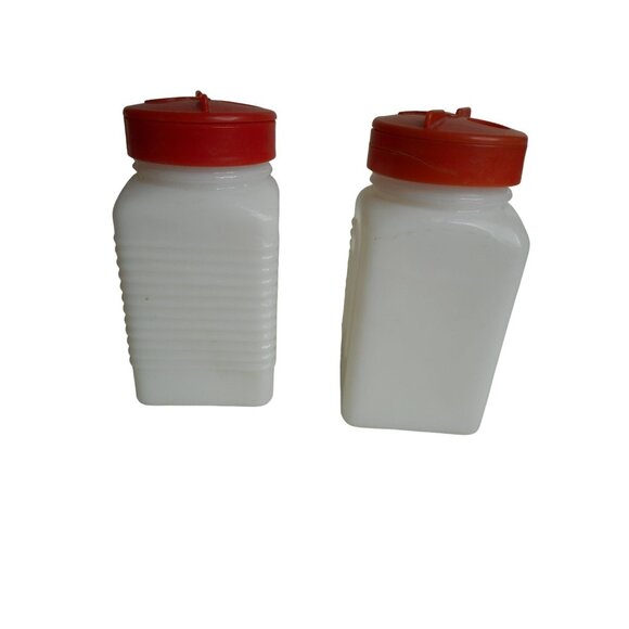 Vintage Red & white ceramic block Salt & Pepper Set milk glass - Picture 2 of 7